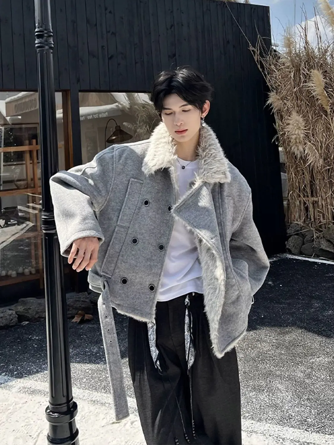 Мужская куртка-бомбер из шерстяной смеси, коричневая, вязаная, с отстегивающимися пуговицами, приталенная, из замши, в университетском стиле, удобная, теплая, модная
Мужская куртка-бомбер из шерстяной смеси, коричневая, вязаная, с отстегивающимися пуговицами, приталенная, из замши, в университетском стиле, удобная, теплая, модная