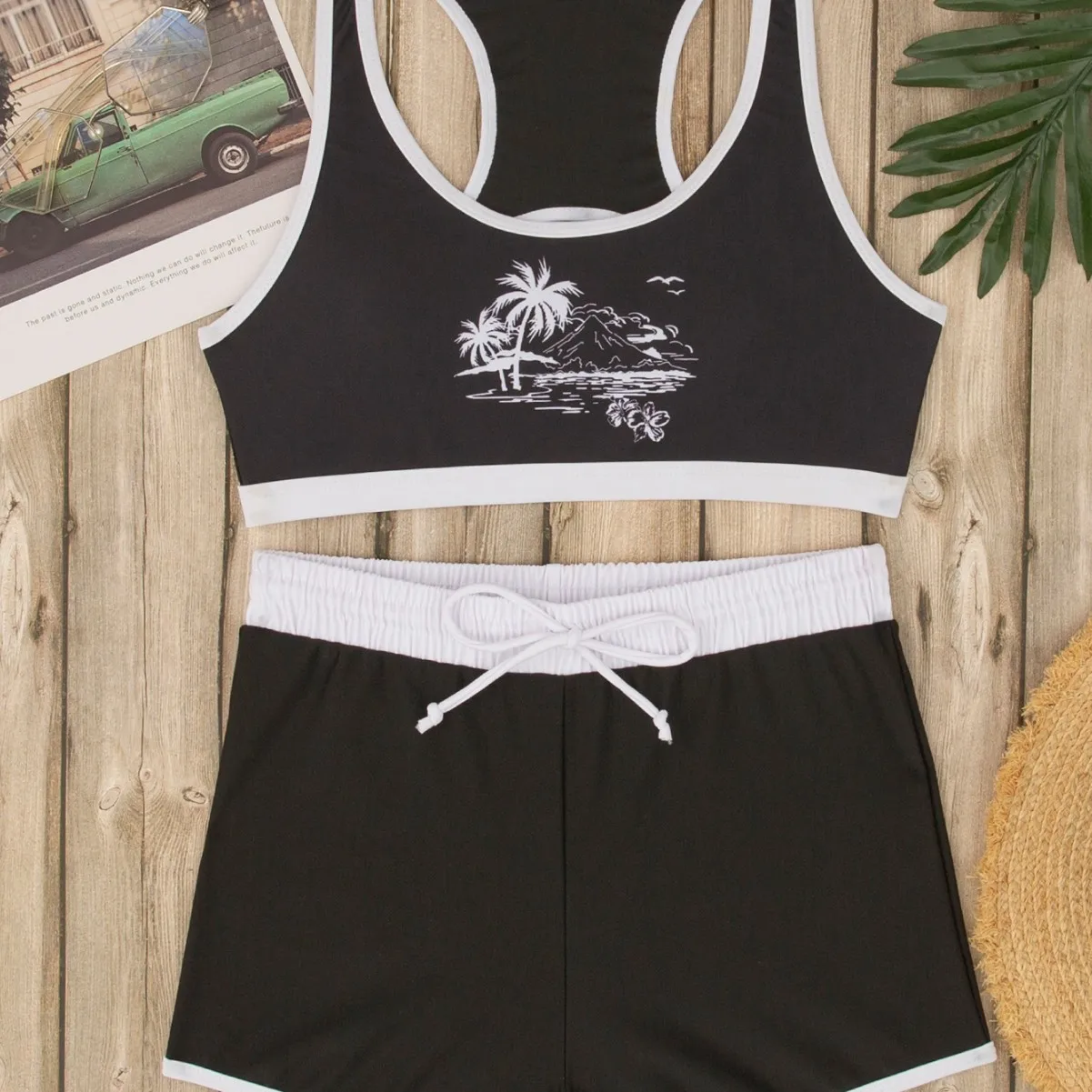 Women's Palm Print Bikini Set High Waist Crop Top with Shorts Two-Piece Swimsuit Casual Vintage Style Swimwear
Women's Palm Print Bikini Set High Waist Crop Top with Shorts Two-Piece Swimsuit Casual Vintage Style Swimwear