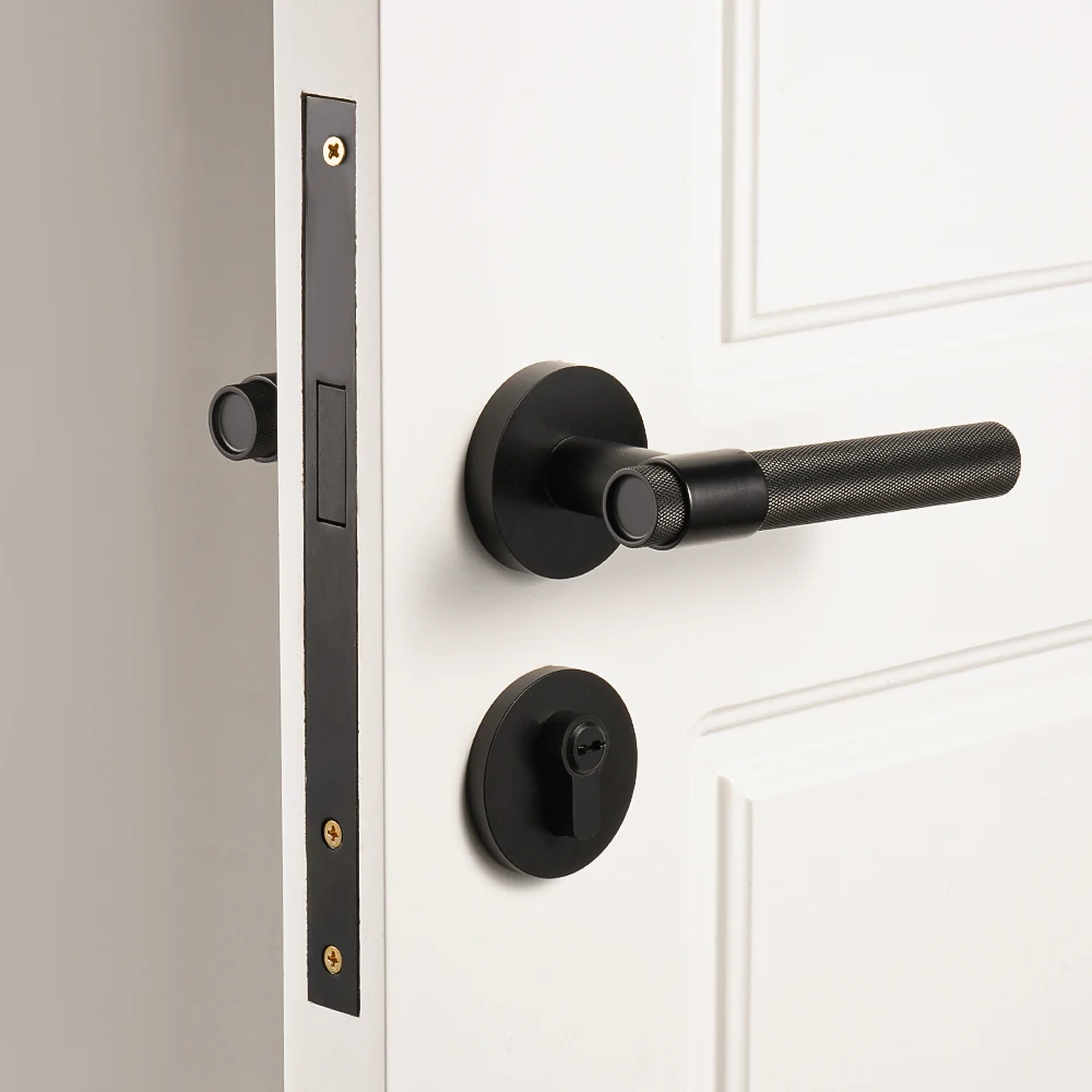 DOOROOM Роскошный латунный набор дверных ручек с накаткой, внутренний замок конфиденциальности для спальни, ванной комнаты, двойной дверной рычаг, варианты манекена, QBCF
DOOROOM Роскошный латунный набор дверных ручек с накаткой, внутренний замок конфиденциальности для спальни, ванной комнаты, двойной дверной рычаг, варианты манекена, QBCF
