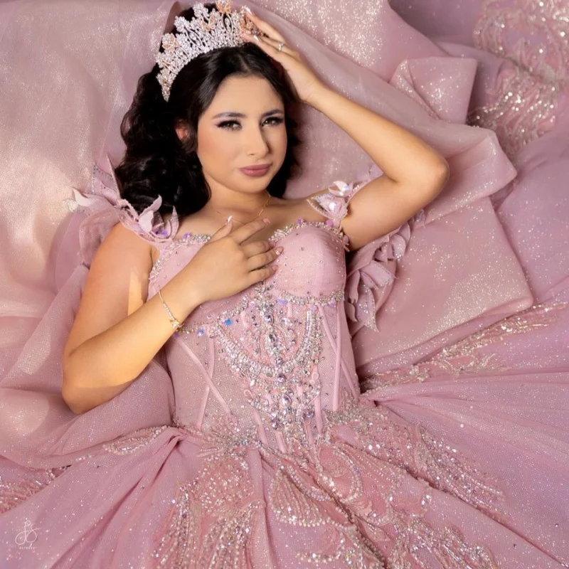 Shiny Pink Quinceanera Dress off-shoulder Glitter Crystal Bead Decal Layering tail Big Bow vestidos de 15 Quinceanera Customize
Shiny Pink Quinceanera Dress off-shoulder Glitter Crystal Bead Decal Layering tail Big Bow vestidos de 15 Quinceanera Customize