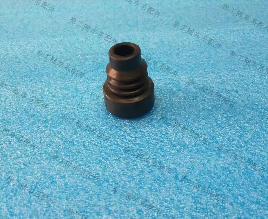 XCMG original factory multi way valve dust cover genuine quality leather rubber crane accessories monopoly
XCMG original factory multi way valve dust cover genuine quality leather rubber crane accessories monopoly