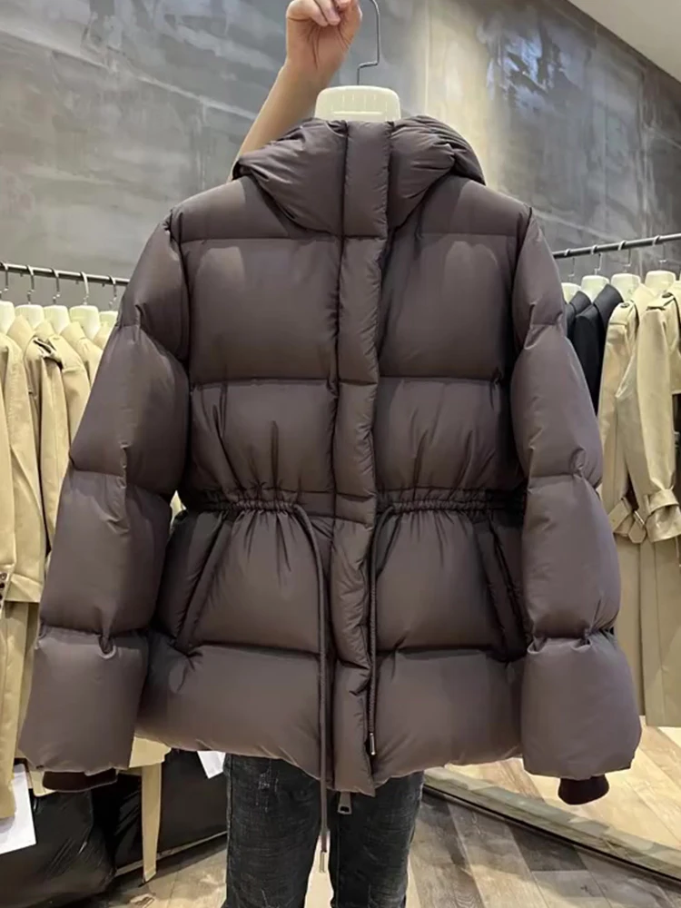 Женское пуховое пальто Ele Bla Cotton Jaet с капюшоном и высокой талией, роскошный дизайн Sle Winter Faion, корейская версия, хлеб...
Женское пуховое пальто Ele Bla Cotton Jaet с капюшоном и высокой талией, роскошный дизайн Sle Winter Faion, корейская версия, хлеб...
