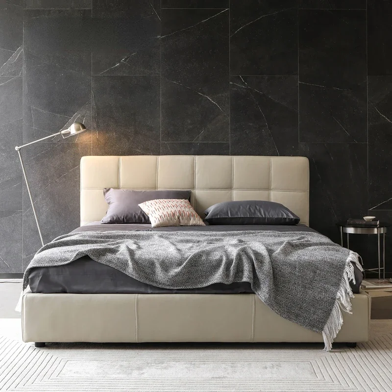 Nordic style Italian simple modern leather double bed can store white double bed.
Nordic style Italian simple modern leather double bed can store white double bed.