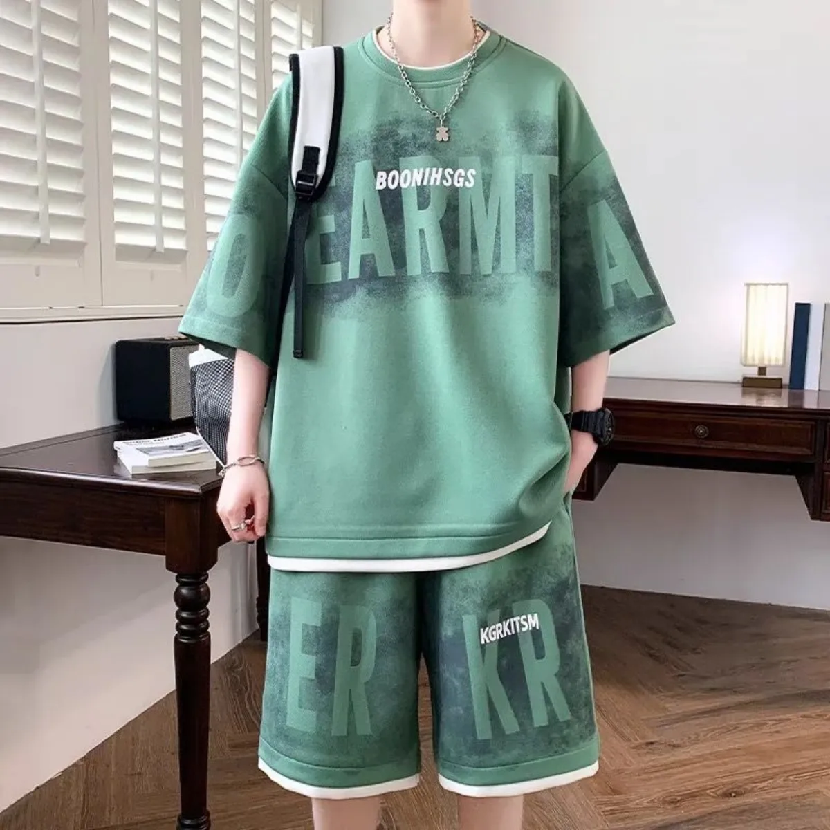 European and American men's summer letter printed soft and breathable round neck T-shirt drawstring shorts set outdoor casual cl
European and American men's summer letter printed soft and breathable round neck T-shirt drawstring shorts set outdoor casual cl
