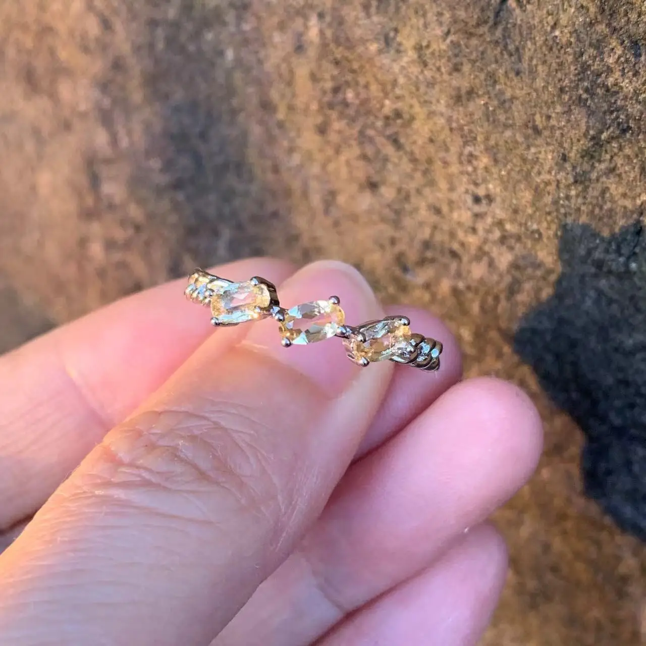 Кольцо с натуральным цитрином 3 мм, регулируемое женское кольцо, ювелирные изделия для женщин, подарок, оптовая продажа, высокое качество, винтажное тонкое
Кольцо с натуральным цитрином 3 мм, регулируемое женское кольцо, ювелирные изделия для женщин, подарок, оптовая продажа, высокое качество, винтажное тонкое