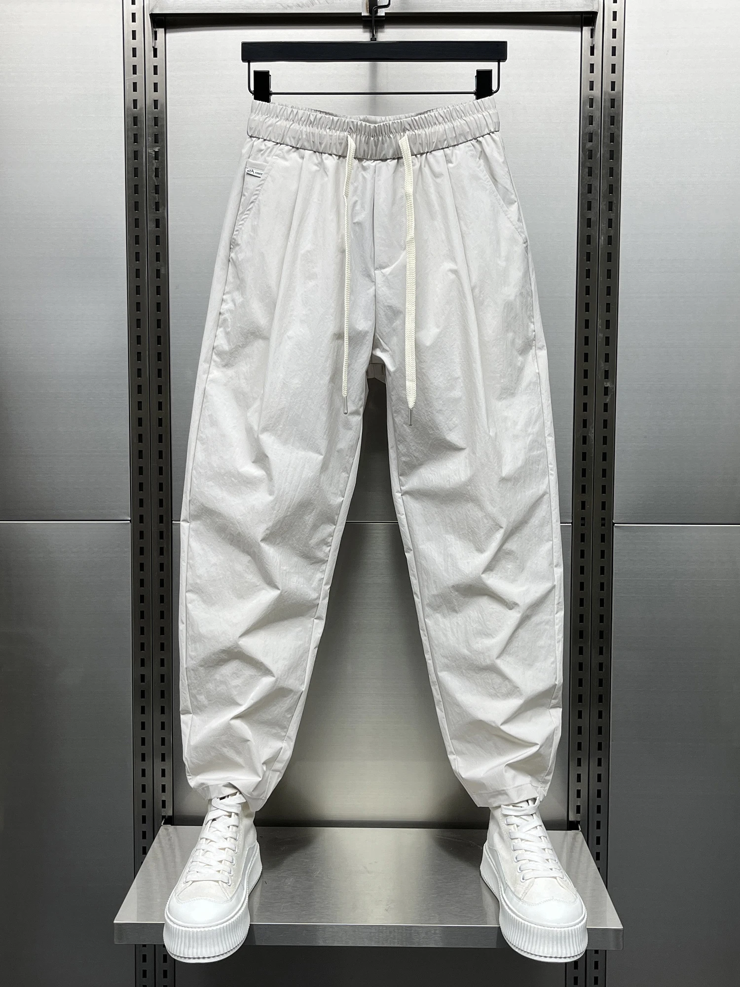 Мужские летние новые ультратонкие дышащие повседневные брюки свободного покроя Street Sle Faionable, спортивные утягивающие брюки
Мужские летние новые ультратонкие дышащие повседневные брюки свободного покроя Street Sle Faionable, спортивные утягивающие брюки