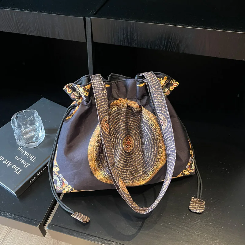 New Chinese Style Phone Shoulder Bags for Women Vintage Large Capacity Ladies Drawstring Pouch Casual Outdoor Female Handbags
New Chinese Style Phone Shoulder Bags for Women Vintage Large Capacity Ladies Drawstring Pouch Casual Outdoor Female Handbags