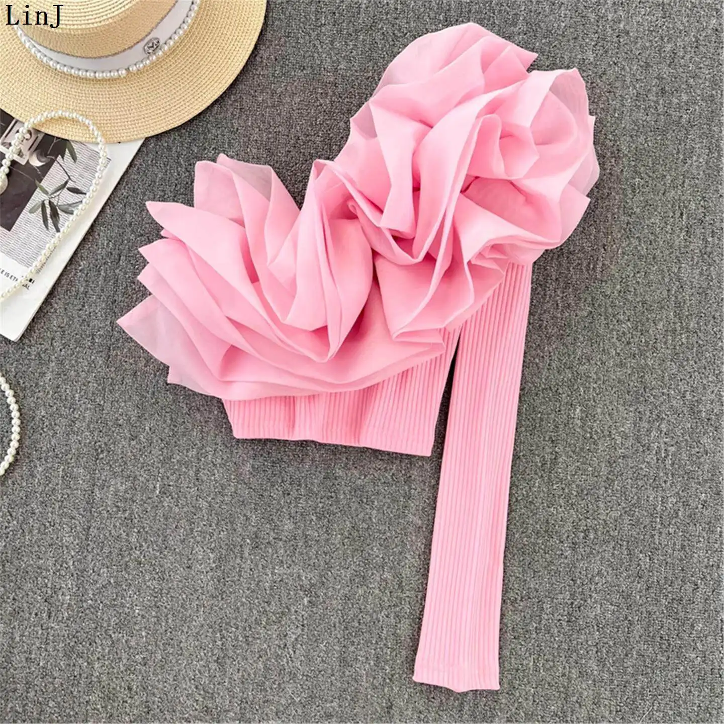 Retro Personality 3D Flower Short Sleeve Women's Fashion Top Belly Bared Side Shoulder Diagonal Collar Long Sleeve Shirt
Retro Personality 3D Flower Short Sleeve Women's Fashion Top Belly Bared Side Shoulder Diagonal Collar Long Sleeve Shirt