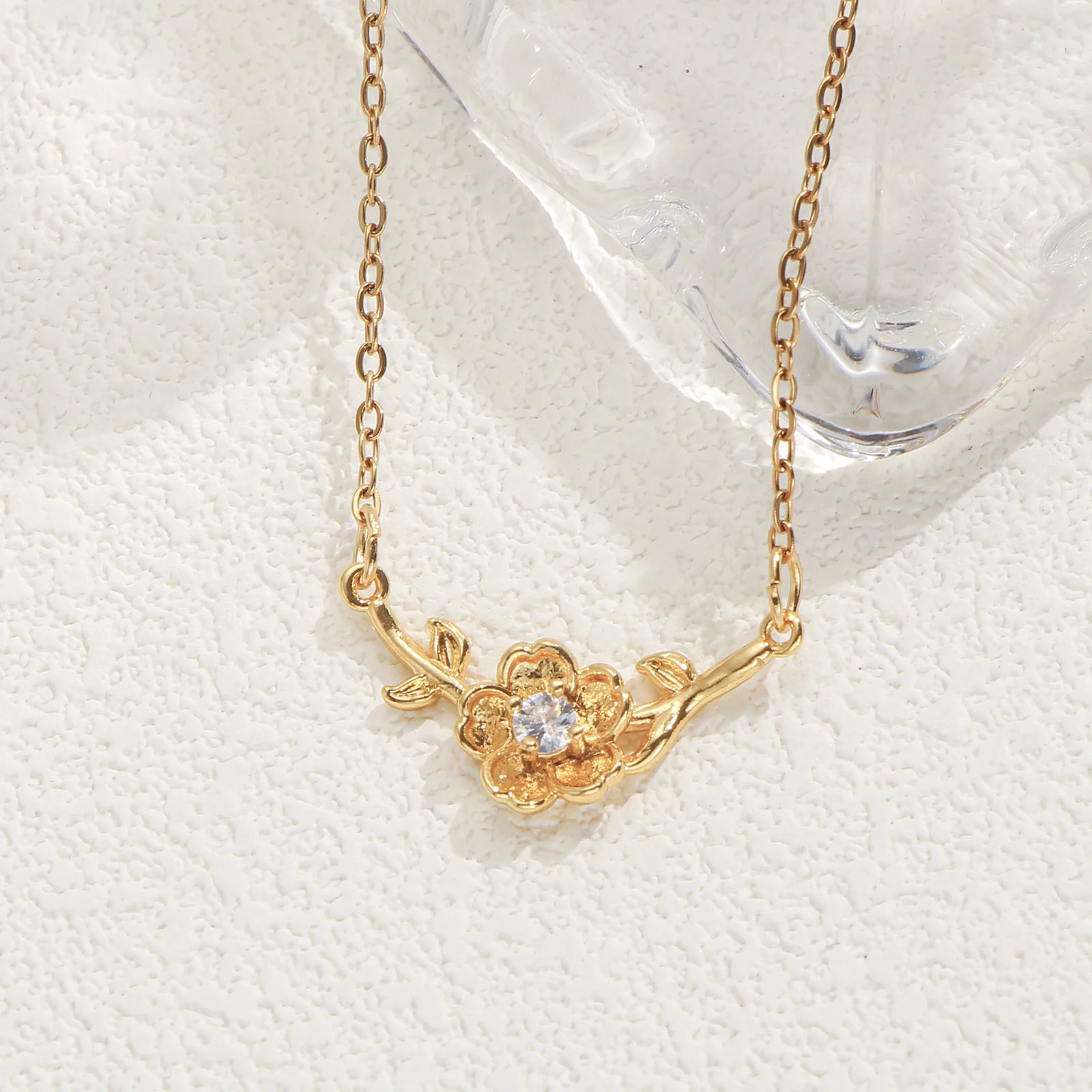 women fashion necklace 1pc golden flower diamond clavicle chain gentle versatile exquisite accessory
women fashion necklace 1pc golden flower diamond clavicle chain gentle versatile exquisite accessory