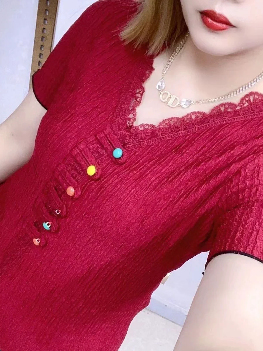 Retro Chinese Style Lace Short Sleeve Shirt V-Neck Button-Up Slimming Base Layer Top Fashionable Summer Original Design
Retro Chinese Style Lace Short Sleeve Shirt V-Neck Button-Up Slimming Base Layer Top Fashionable Summer Original Design