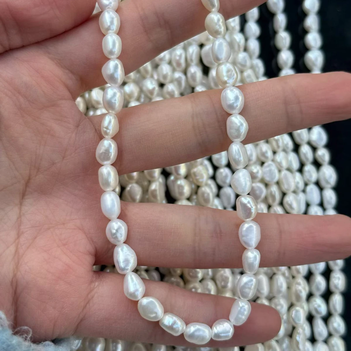 100% Natural Freshwater Pearls 6-7mm Irregular Shaped Through Hole Loose Beads DIY Jewelry Making Necklace Bracelet Accessories
100% Natural Freshwater Pearls 6-7mm Irregular Shaped Through Hole Loose Beads DIY Jewelry Making Necklace Bracelet Accessories