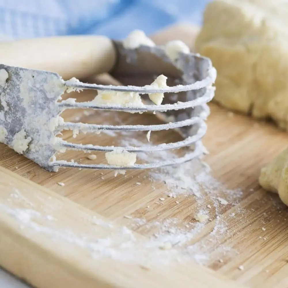 Egg Beater Manual Dough Blender Stainless Steel Wood Handle Flour Cutter Curved Design Dough Mixer Cream
Egg Beater Manual Dough Blender Stainless Steel Wood Handle Flour Cutter Curved Design Dough Mixer Cream