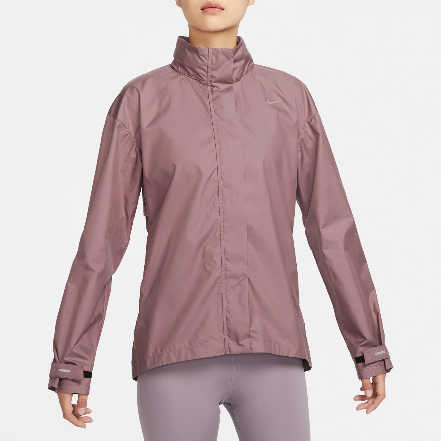 Оригинальная новая женская тканая свободная дышащая спортивная куртка для бега Nike FB7452-208
Оригинальная новая женская тканая свободная дышащая спортивная куртка для бега Nike FB7452-208