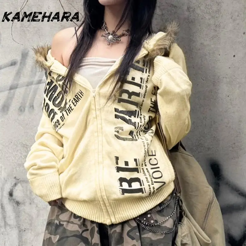 KAMEHARA Japanese Abitu Street Style Letter Printed Hooded Woolen Cardigan Reduction Sweet Cool Style Loose Fur Collar Jackets
KAMEHARA Japanese Abitu Street Style Letter Printed Hooded Woolen Cardigan Reduction Sweet Cool Style Loose Fur Collar Jackets