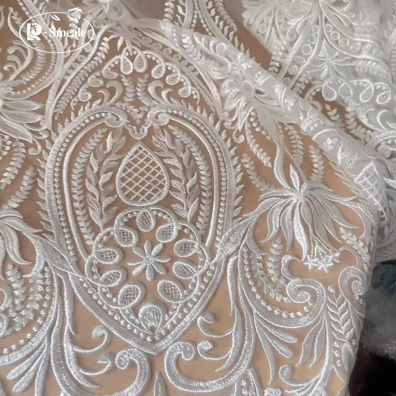 Romantic Wedding Sequins Embroidered Bride Mesh Fabric, European Patterned Lace Fabric Background Decoration Accessories
Romantic Wedding Sequins Embroidered Bride Mesh Fabric, European Patterned Lace Fabric Background Decoration Accessories