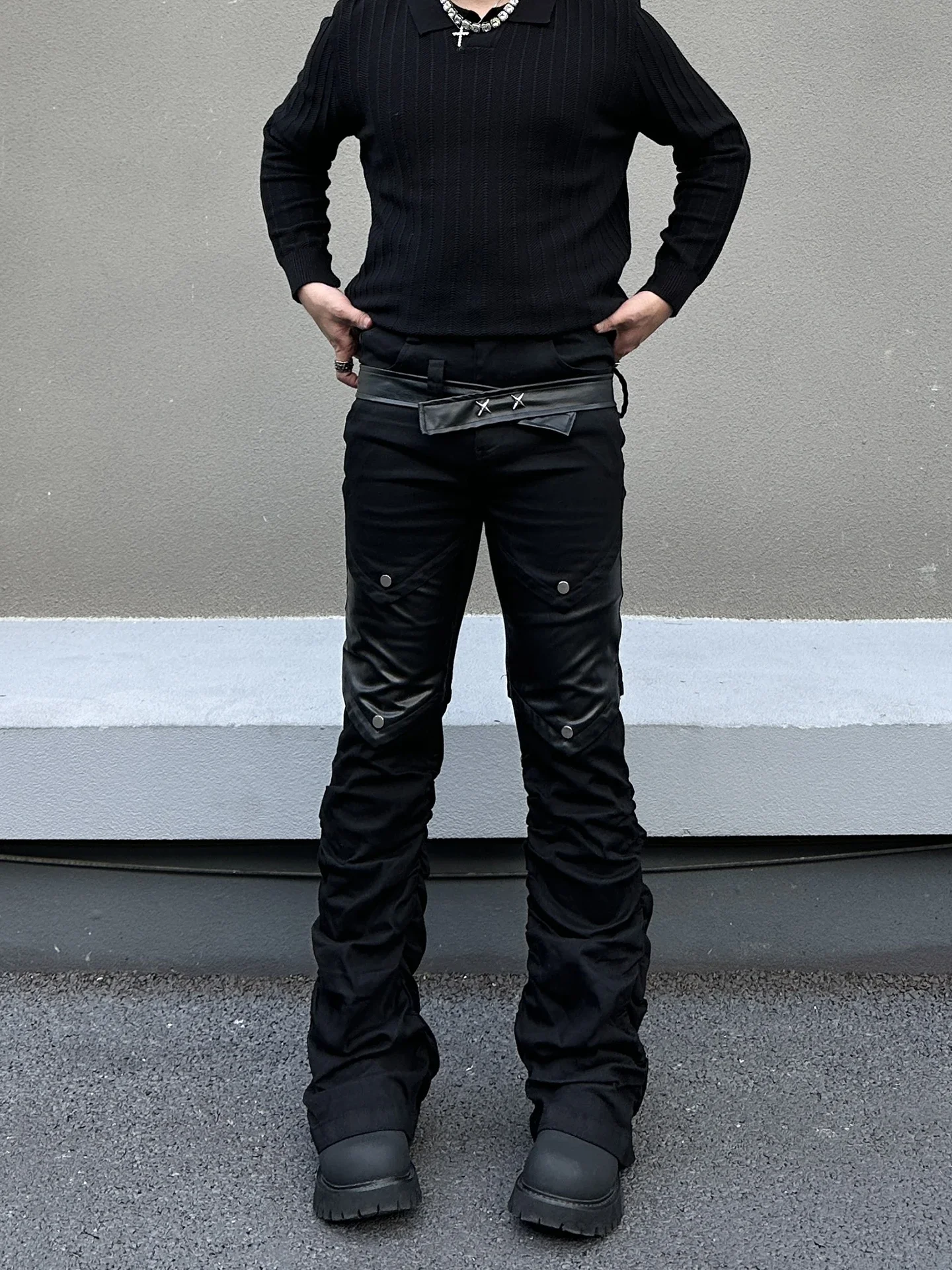 Американская субкультура, тяжелая промышленность, стиль панк, модные новые трендовые джинсы для мужчин, уличная готическая повседневная плиссированная уличная одежда
Американская субкультура, тяжелая промышленность, стиль панк, модные новые трендовые джинсы для мужчин, уличная готическая повседневная плиссированная уличная одежда