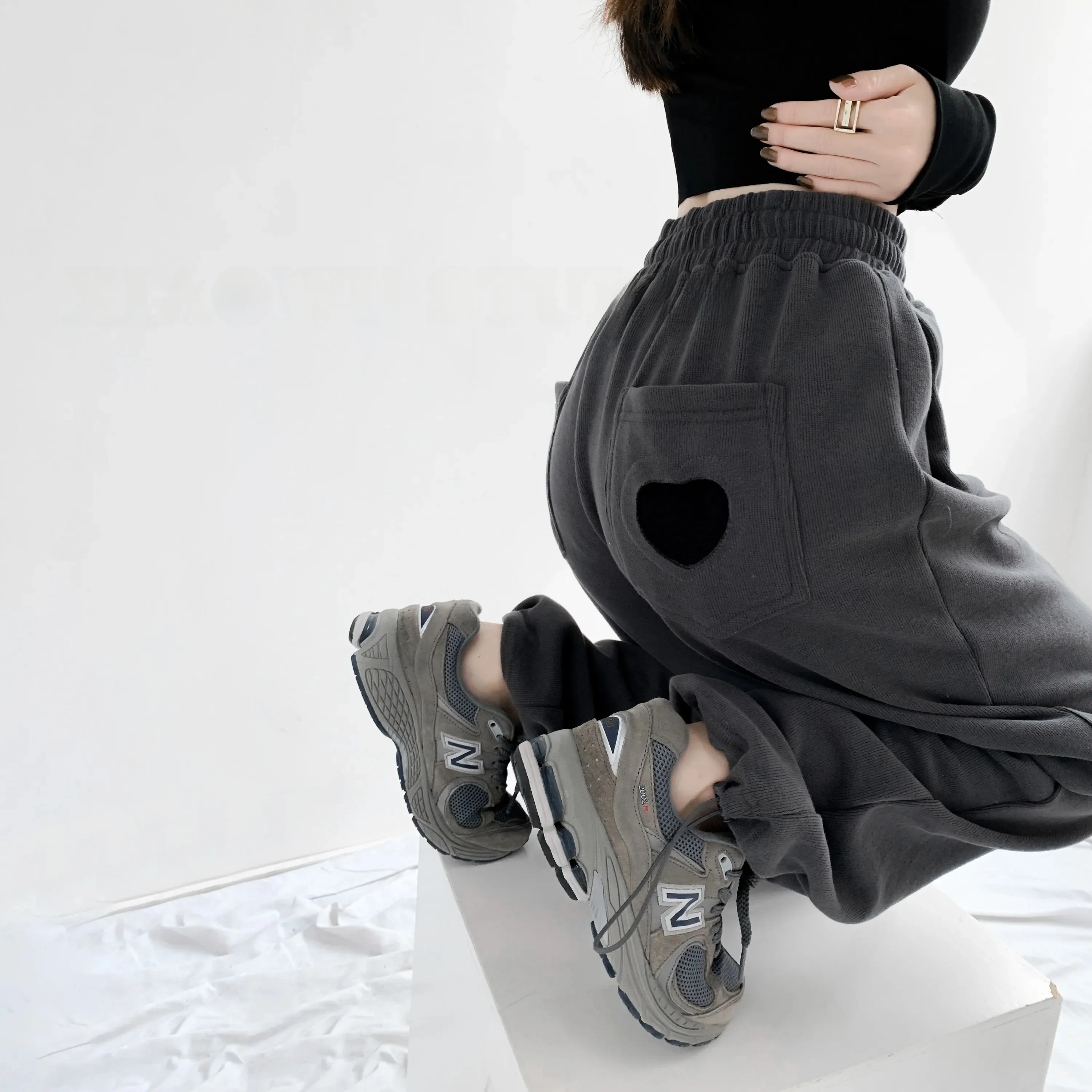 Spring Autumn Heart Label Drawstring Trousers Women's Grey Slimming Loose Casual Sports Pants High Waist Straight Leg Sweatpa...
Spring Autumn Heart Label Drawstring Trousers Women's Grey Slimming Loose Casual Sports Pants High Waist Straight Leg Sweatpa...