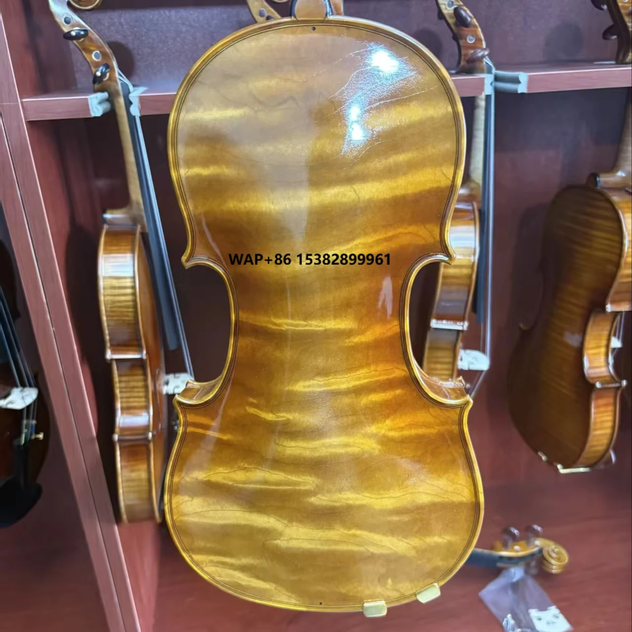 4/4 Handmade Violin Sweet Sound Good Grain Solid Spruce and Maple Made by Experienced Luthier Aubert Bridge Strings
4/4 Handmade Violin Sweet Sound Good Grain Solid Spruce and Maple Made by Experienced Luthier Aubert Bridge Strings