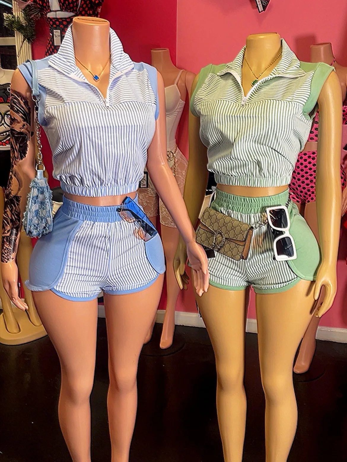 Stylish Lady Striped Color Block 2 Piece Sets Women Half Zip Crop Top Elastic Waist Shorts Summer Casual Vacation Tracksuits
Stylish Lady Striped Color Block 2 Piece Sets Women Half Zip Crop Top Elastic Waist Shorts Summer Casual Vacation Tracksuits