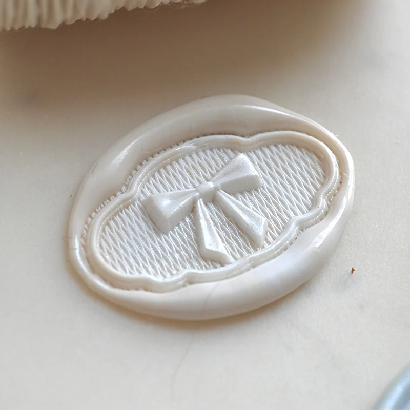 3D Wax Seal Stamp Original Bowknot Vintage Design Embossed Pattern Laser Engraved Special Shaped Brass Head, DIY Crafts Seal Toy
3D Wax Seal Stamp Original Bowknot Vintage Design Embossed Pattern Laser Engraved Special Shaped Brass Head, DIY Crafts Seal Toy