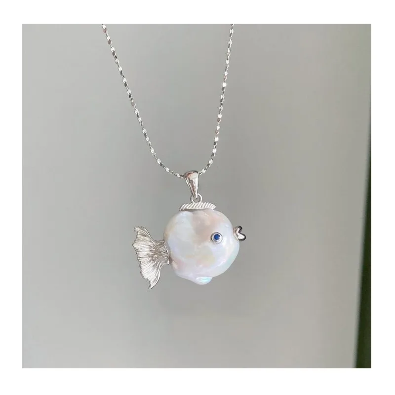 Cute Pearl Imitation Baroque Special-shaped Fish Pendant Necklace Sweet Design Sense Niche High Sense Exquisite Necklace
Cute Pearl Imitation Baroque Special-shaped Fish Pendant Necklace Sweet Design Sense Niche High Sense Exquisite Necklace
