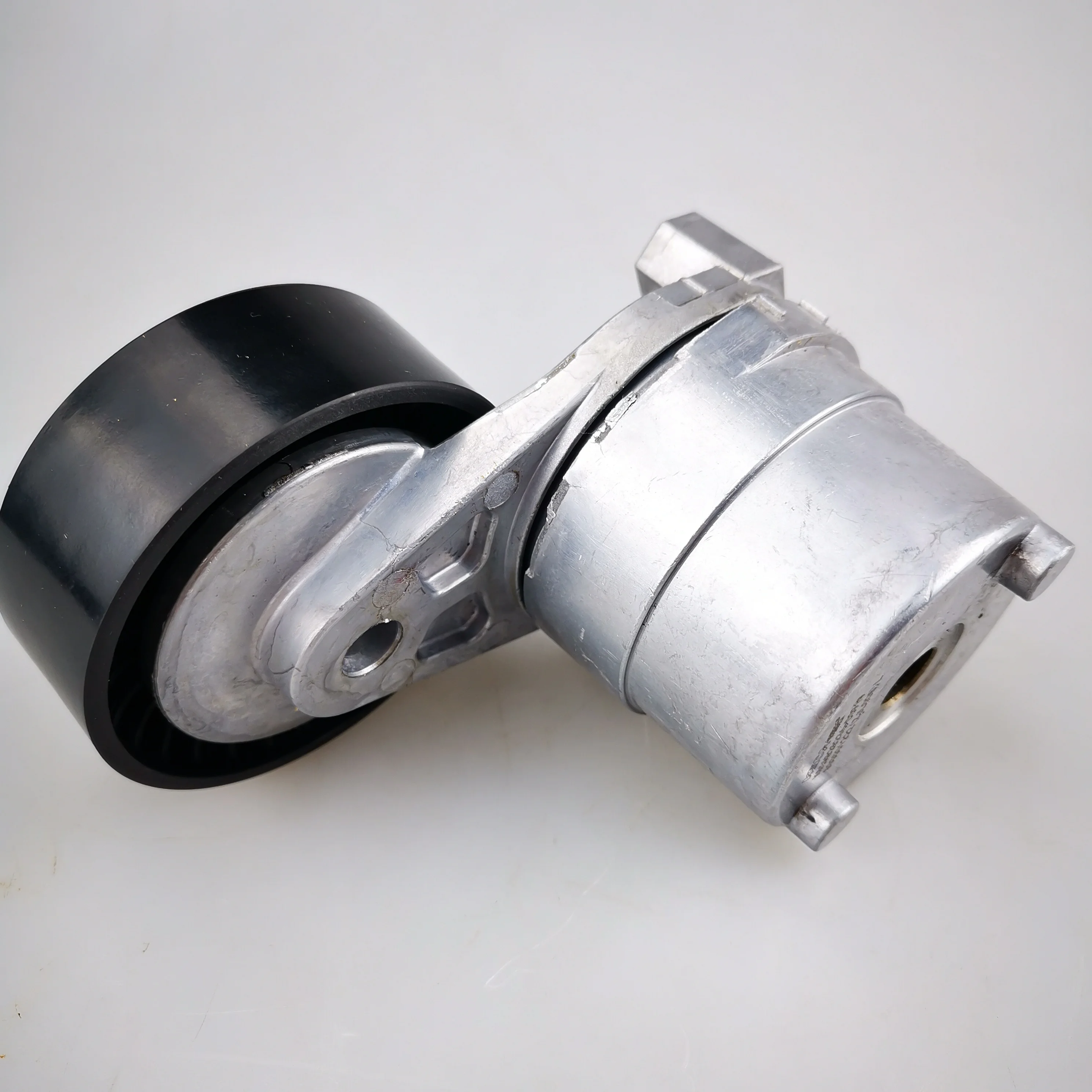 SAIC MAXUS V80 Brand Automatic Drive Belt Tensioner C00001524
SAIC MAXUS V80 Brand Automatic Drive Belt Tensioner C00001524