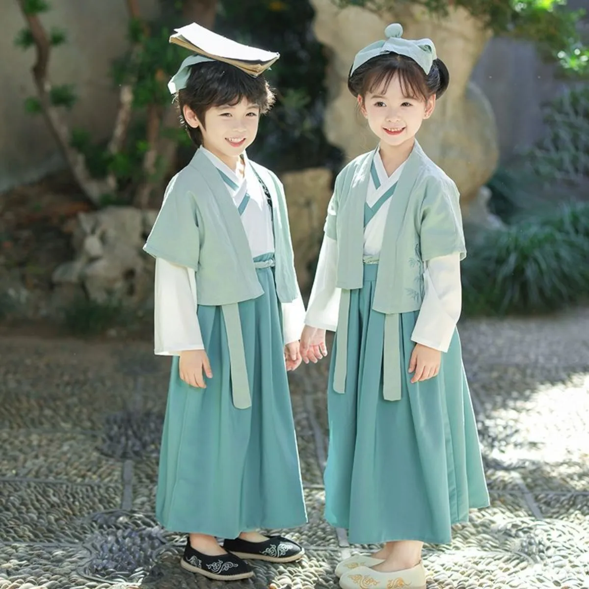 Children's Ancient Costume: Little Taoist & Sima Guang Performance Outfit, Hanfu for Boys & Girls
Children's Ancient Costume: Little Taoist & Sima Guang Performance Outfit, Hanfu for Boys & Girls