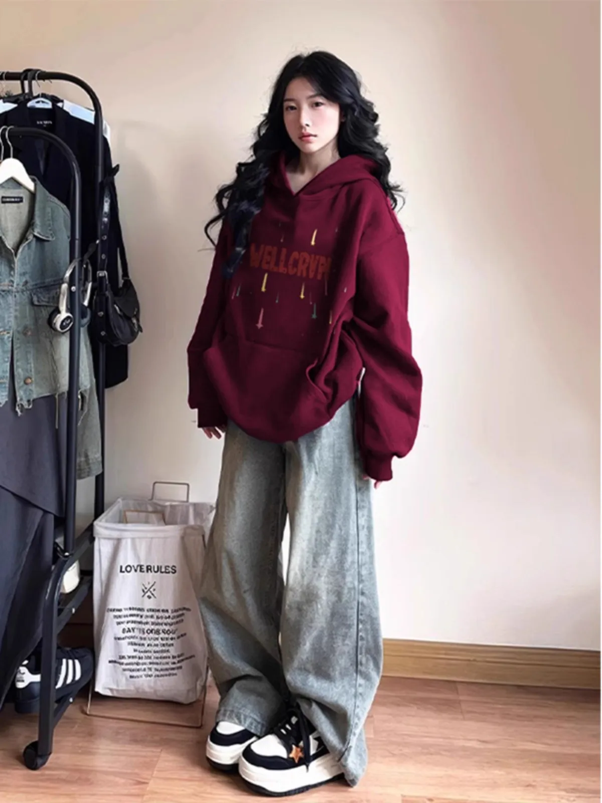 Женская толстовка оверсайз свободного кроя, модный американский бренд Bury, весна-осень, новинка, утепленная куртка с карманом-кенгуру
Женская толстовка оверсайз свободного кроя, модный американский бренд Bury, весна-осень, новинка, утепленная куртка с карманом-кенгуру