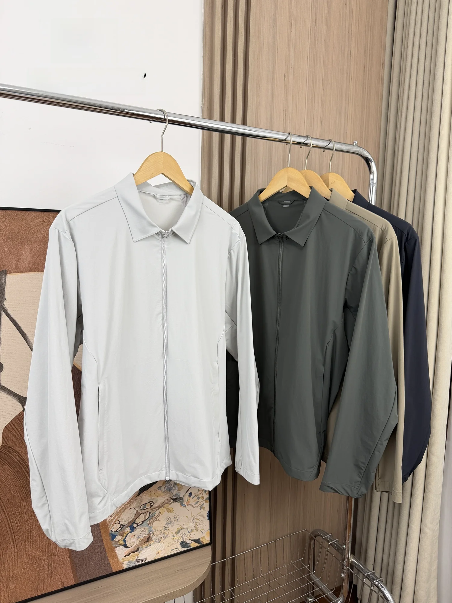 Outdoor Lightweight Men's Casual Jacket Spring Summer Windproof Quick-drying Breathable Comfortable Flip Collar Fashionable U...
Outdoor Lightweight Men's Casual Jacket Spring Summer Windproof Quick-drying Breathable Comfortable Flip Collar Fashionable U...