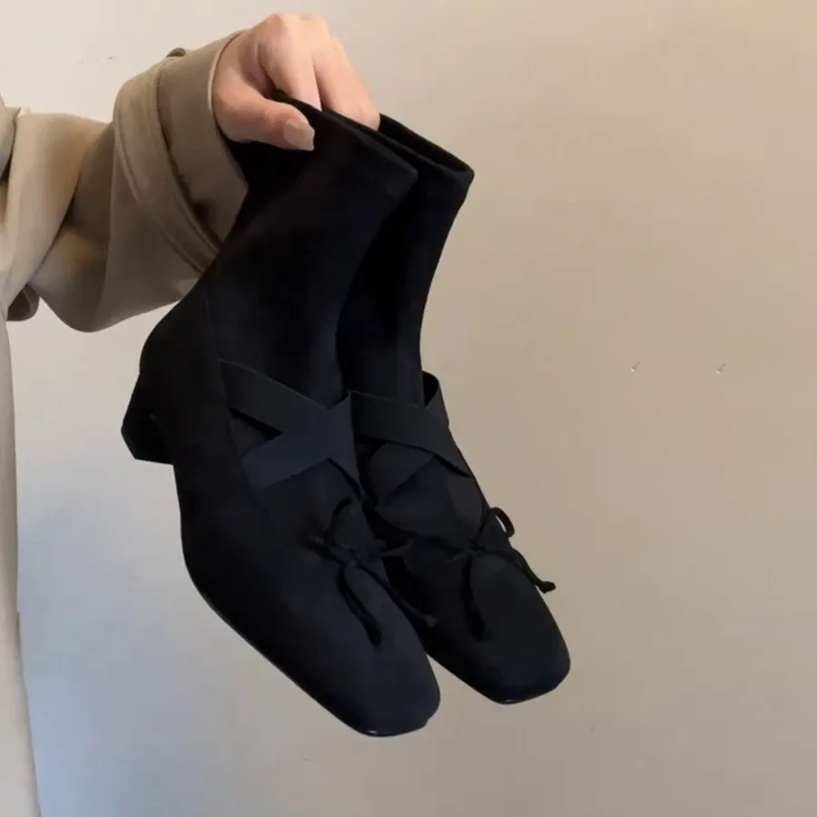 Женские короткие сапоги с квадратным носком и перекрестным ремешком, уличные замшевые женские ботинки на толстом каблуке, теплые ботинки челси, удобные модные
Женские короткие сапоги с квадратным носком и перекрестным ремешком, уличные замшевые женские ботинки на толстом каблуке, теплые ботинки челси, удобные модные