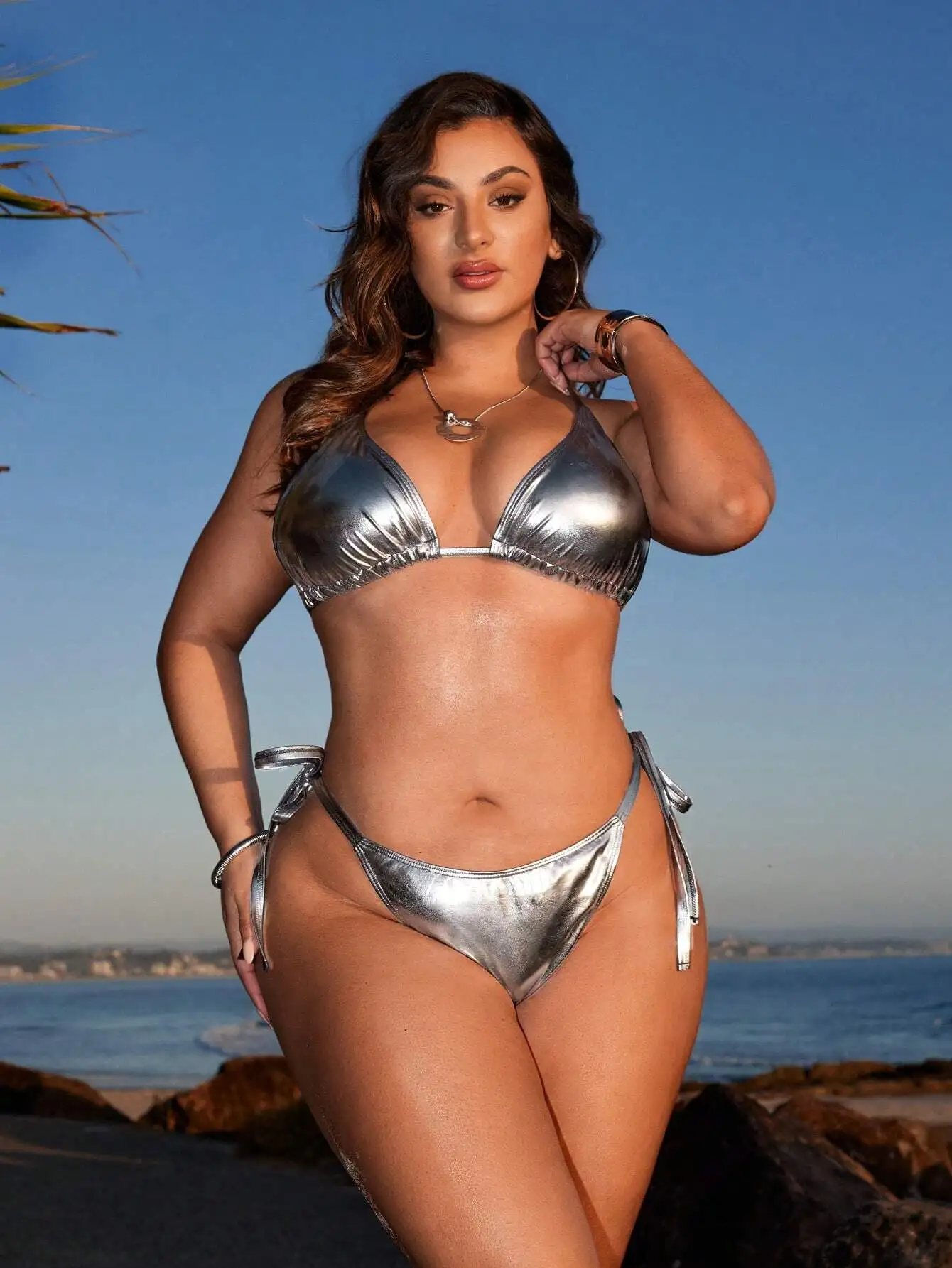 Metallic Plus Size Triangle Bikini With Adjustable Halter Straps And Side Tie Bottoms For Summer Beach
Metallic Plus Size Triangle Bikini With Adjustable Halter Straps And Side Tie Bottoms For Summer Beach