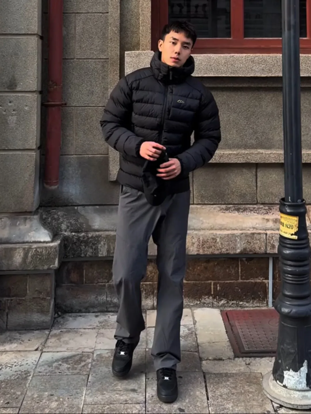 Мужская утепленная хлопковая куртка с капюшоном, осенне-зимняя, теплая, легкая, повседневная, модная верхняя одежда с воротником-стойкой
Мужская утепленная хлопковая куртка с капюшоном, осенне-зимняя, теплая, легкая, повседневная, модная верхняя одежда с воротником-стойкой