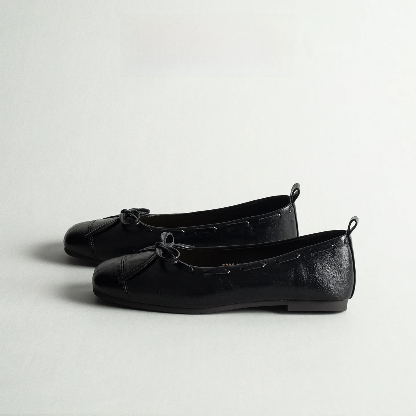 Genuine Leather Retro Flat Bottom Mary Jane Shoes Women's Spring Versatile Soft Bottom Ballet Grandma Shoes Knot
Genuine Leather Retro Flat Bottom Mary Jane Shoes Women's Spring Versatile Soft Bottom Ballet Grandma Shoes Knot