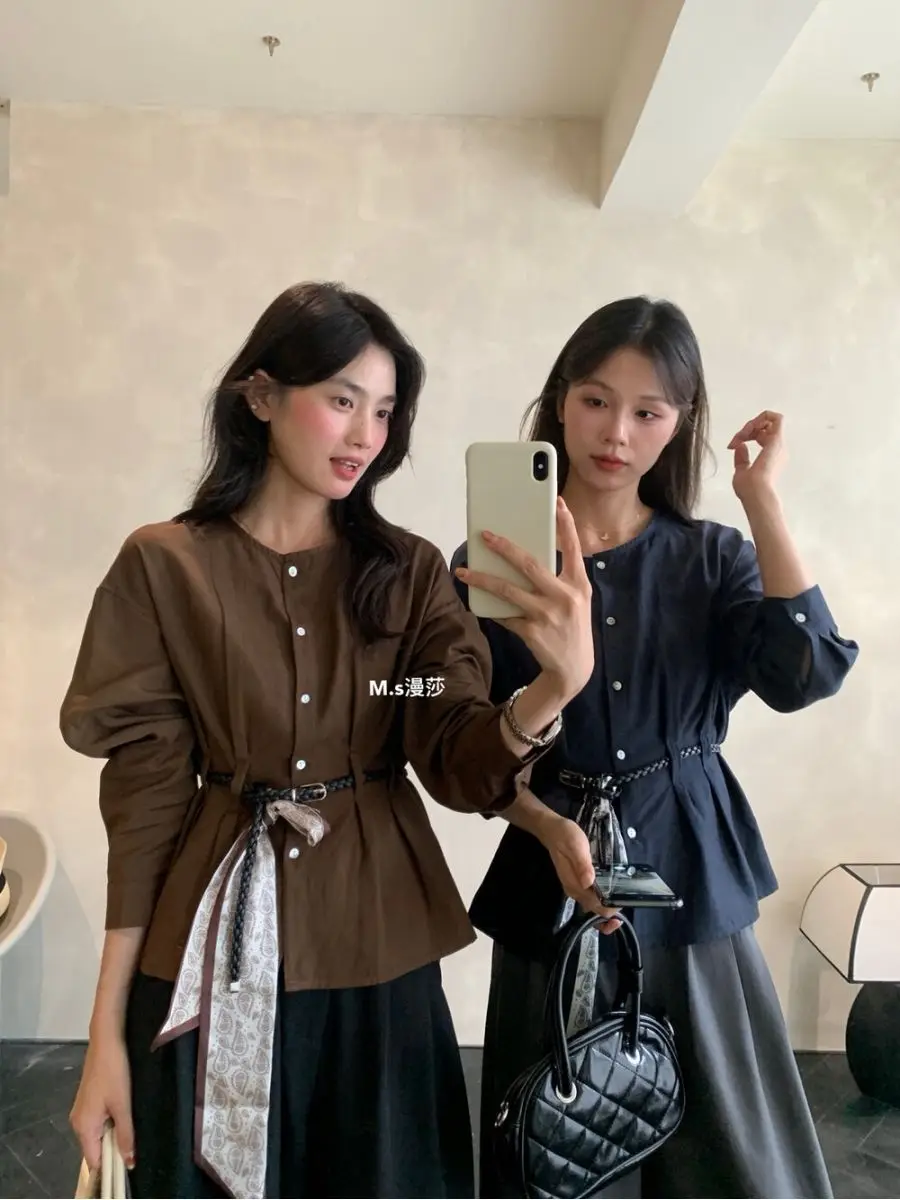 Gagarich Korean Style Temperament Belt Scarf Shirt Women Autumn 2025 Design Sense Cinching The Waist Round Neck Top
Gagarich Korean Style Temperament Belt Scarf Shirt Women Autumn 2025 Design Sense Cinching The Waist Round Neck Top