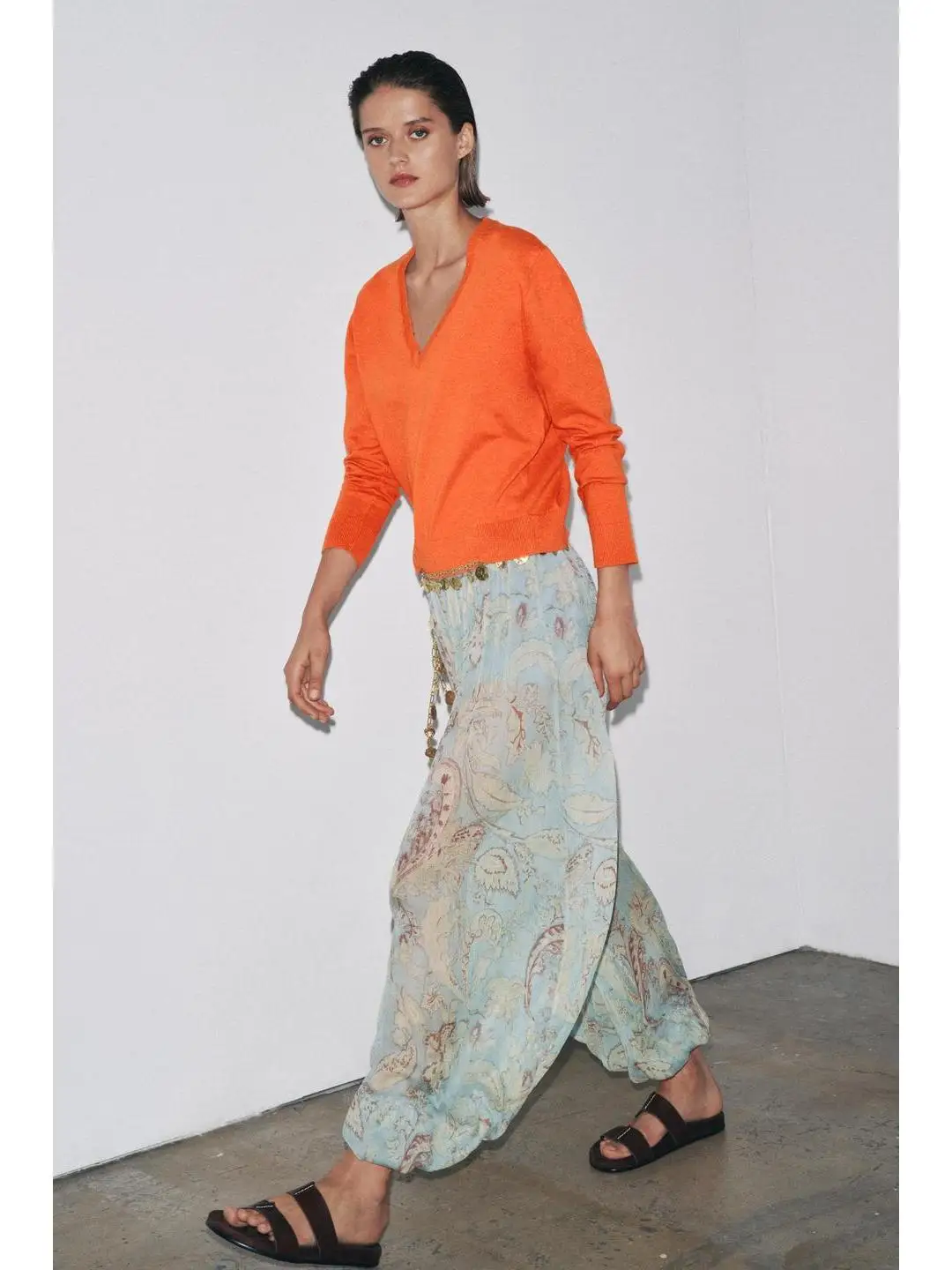 Базовый трикотаж Long Sve V-Ne с плоской иглой, универсальный многослойный топ в рубчик, женская внутренняя одежда больших размеров
Базовый трикотаж Long Sve V-Ne с плоской иглой, универсальный многослойный топ в рубчик, женская внутренняя одежда больших размеров