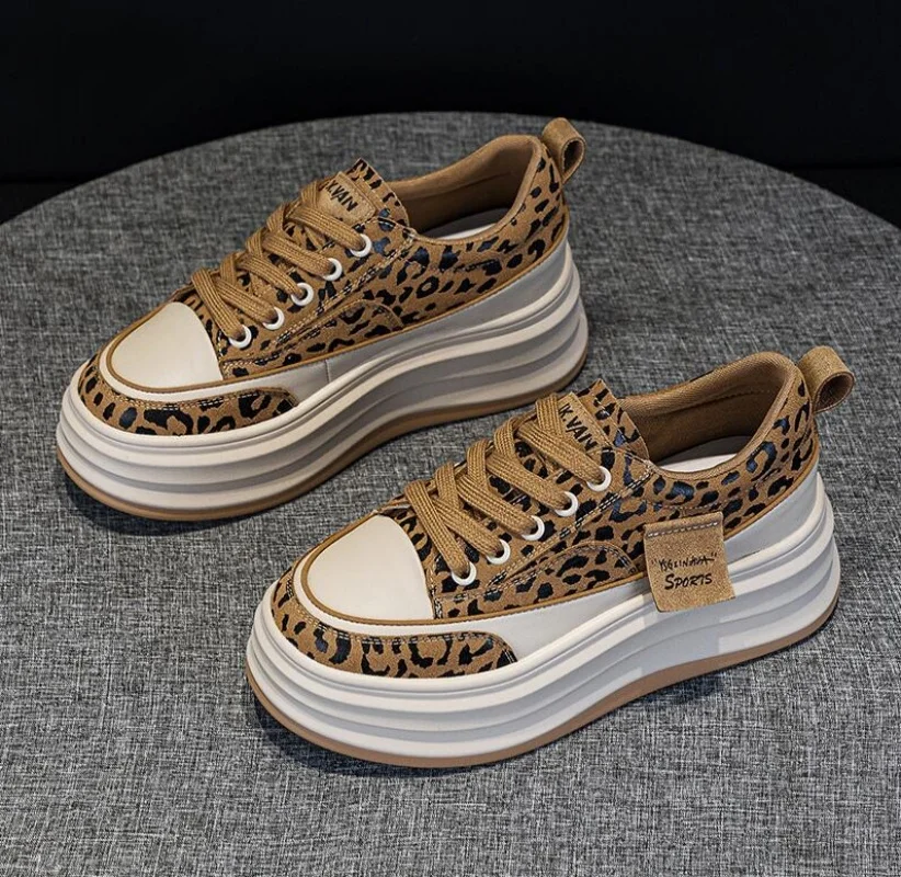 2026 7cm Genuine Leather Women's Fashion Sneakers Platform Wedge Hidden Heel Summer Shoes Mixed Color Vulcanized Ladies Footwear
2026 7cm Genuine Leather Women's Fashion Sneakers Platform Wedge Hidden Heel Summer Shoes Mixed Color Vulcanized Ladies Footwear
