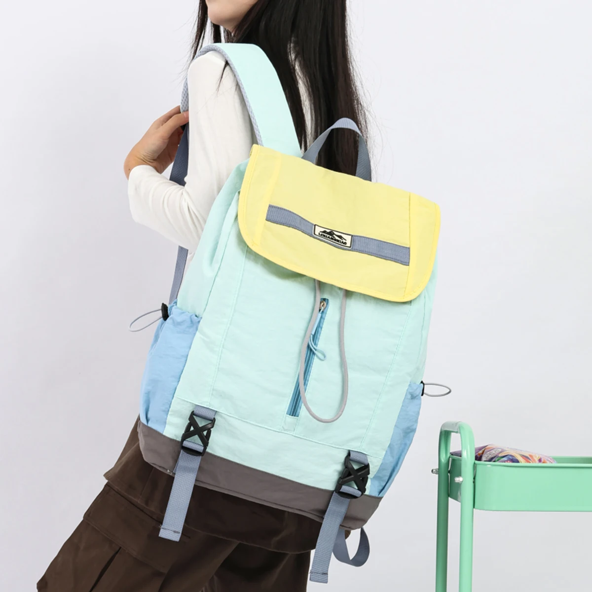 2026 New Model College Student Backpack for Women, Simple and Stylish, High-Value Commuter Backpack, Casual Large-Capacity Oxford Cloth Bag for Work and Travel
2026 New Model College Student Backpack for Women, Simple and Stylish, High-Value Commuter Backpack, Casual Large-Capacity Oxford Cloth Bag for Work and Travel