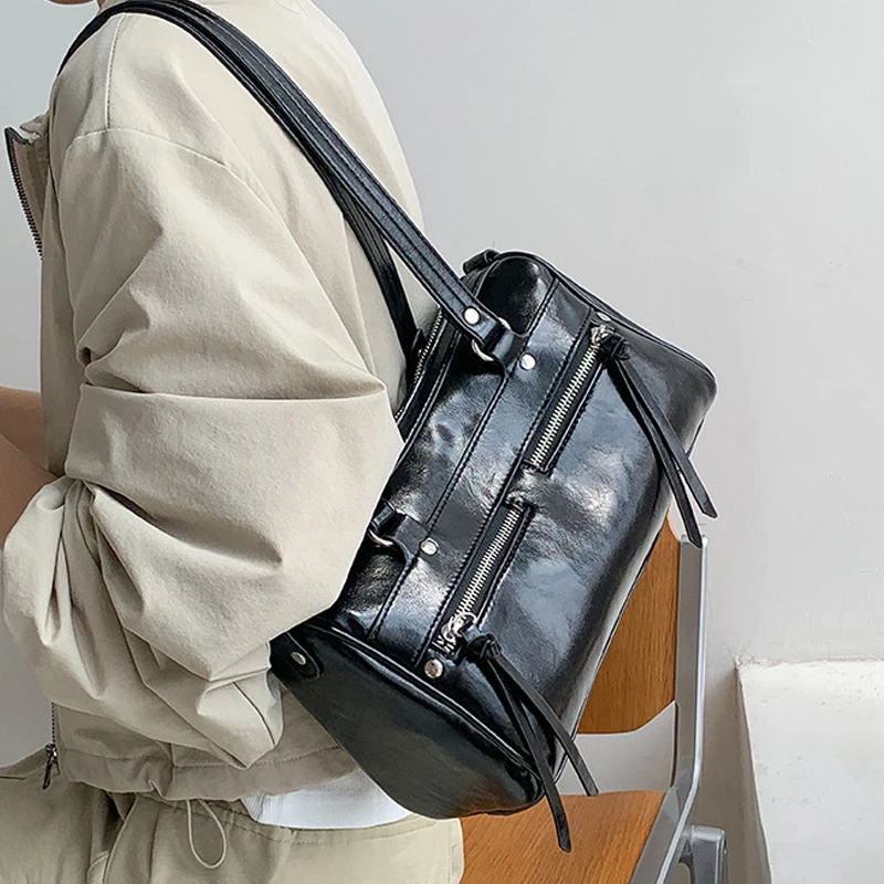 Luxury Shoulder Bag Female PU Leather Under Arm Bags High Capacity Underarm Handbags for Women
Luxury Shoulder Bag Female PU Leather Under Arm Bags High Capacity Underarm Handbags for Women