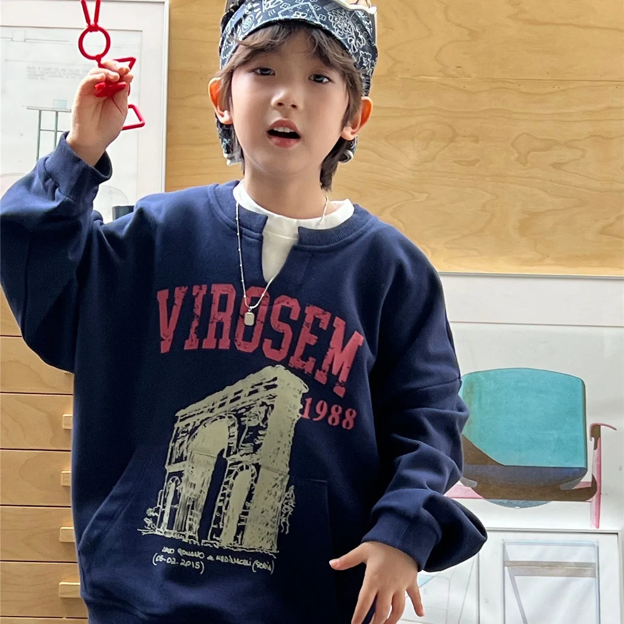 Children Clothing Fashion Casual Printed All Match Sweatshirt 2025 Autumn Boys Handsome Cool Retro V Neck Loose Pullover
Children Clothing Fashion Casual Printed All Match Sweatshirt 2025 Autumn Boys Handsome Cool Retro V Neck Loose Pullover