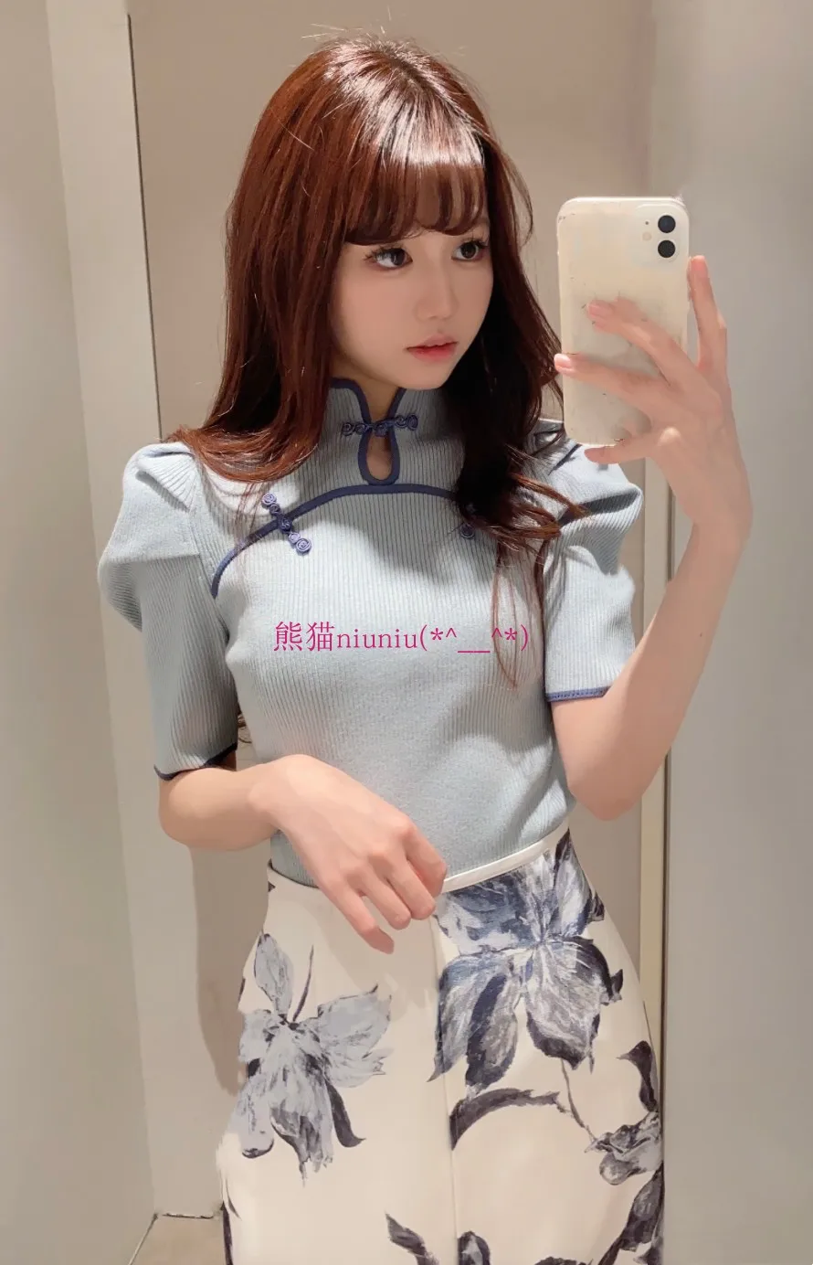 Retro Chinese Style Short Sleeve Knitted Sweater Thin Color Block Button Sweet Japanese Style Regular Fit round Neck Top
Retro Chinese Style Short Sleeve Knitted Sweater Thin Color Block Button Sweet Japanese Style Regular Fit round Neck Top