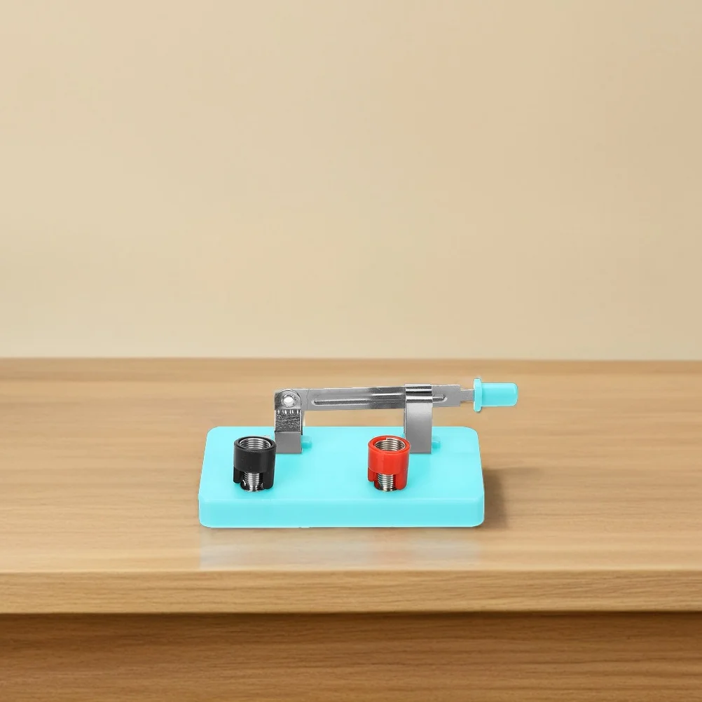 8Pcs Single-Throw Knife Switch Durable Material Easy to Use for Physics Experiment Teaching and Circuit Connections
8Pcs Single-Throw Knife Switch Durable Material Easy to Use for Physics Experiment Teaching and Circuit Connections