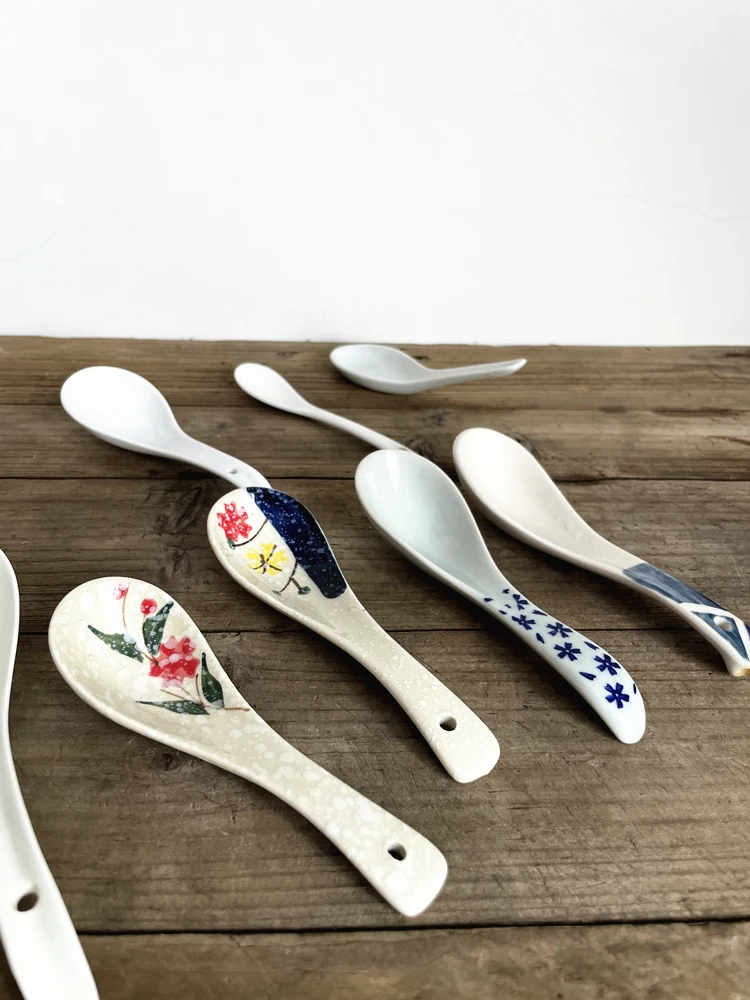 Creative Cerc Soup Spoon Korean Sle Snowflake Underglaze Spoon Dining Utensils Rice Spoon Soup Ladle
Creative Cerc Soup Spoon Korean Sle Snowflake Underglaze Spoon Dining Utensils Rice Spoon Soup Ladle