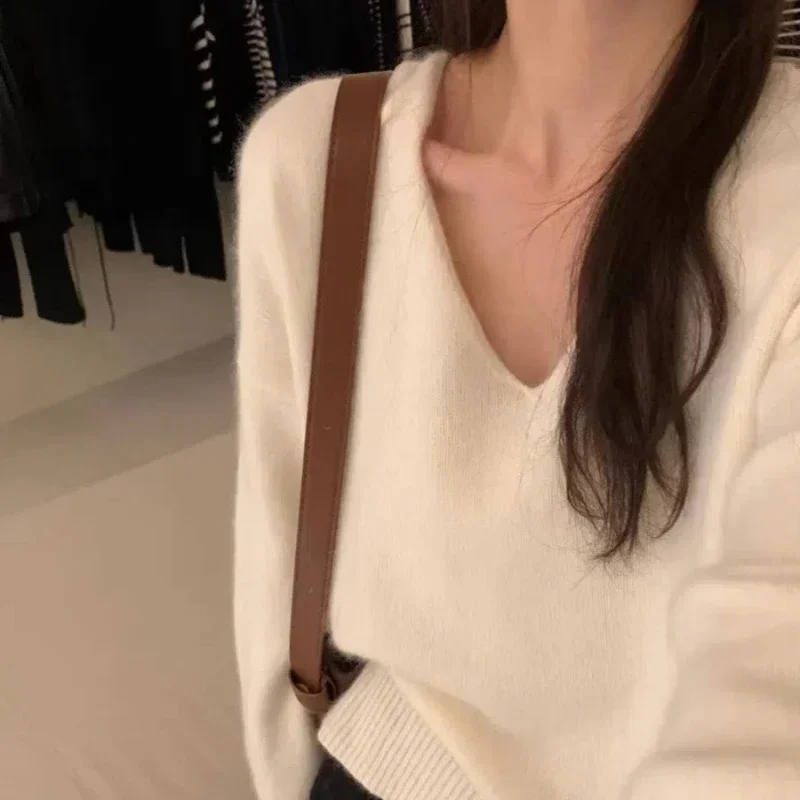 2025 Autumn Winter Fashion Solid Minimalist Comfortable Casual Versatile Long Sleeved Sweater New Loose V-neck Knitted Women's
2025 Autumn Winter Fashion Solid Minimalist Comfortable Casual Versatile Long Sleeved Sweater New Loose V-neck Knitted Women's