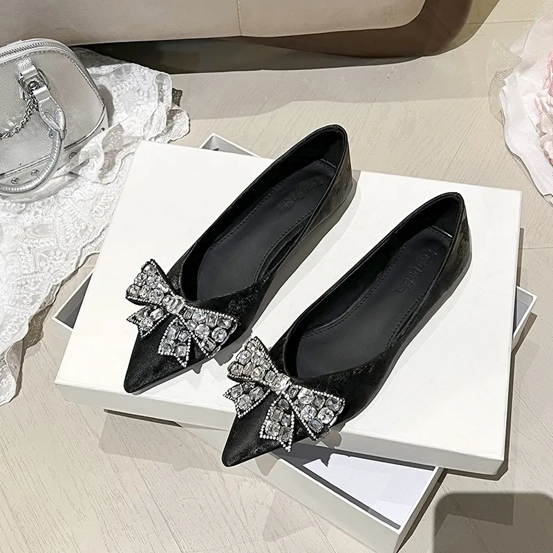 Women's Shoes 2026 New French Rhinestone Flat Shoes Bow Pointed Flat Bottomed Single Shoes for Women Banquet Shoe Zapatos Mujer
Women's Shoes 2026 New French Rhinestone Flat Shoes Bow Pointed Flat Bottomed Single Shoes for Women Banquet Shoe Zapatos Mujer