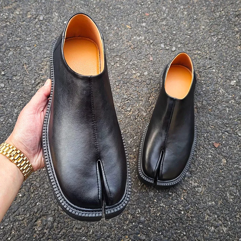 Unisex Split-toe Shoes Black Platform Loafers Fashion Trendy Versatile Horseshoe Shoes British Style Slip-on Leather Shoes
Unisex Split-toe Shoes Black Platform Loafers Fashion Trendy Versatile Horseshoe Shoes British Style Slip-on Leather Shoes