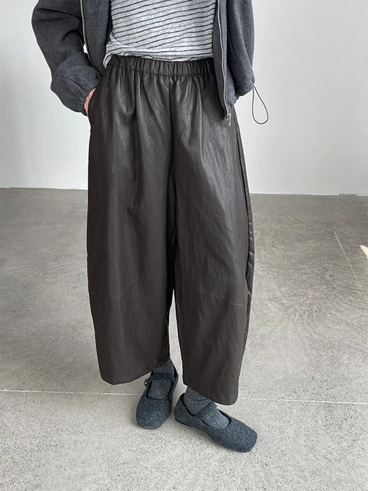 Модные кожаные брюки для женщин, эластичные прямые широкие брюки с высокой талией, офисная женская теплая одежда, женская зимняя новинка
Модные кожаные брюки для женщин, эластичные прямые широкие брюки с высокой талией, офисная женская теплая одежда, женская зимняя новинка