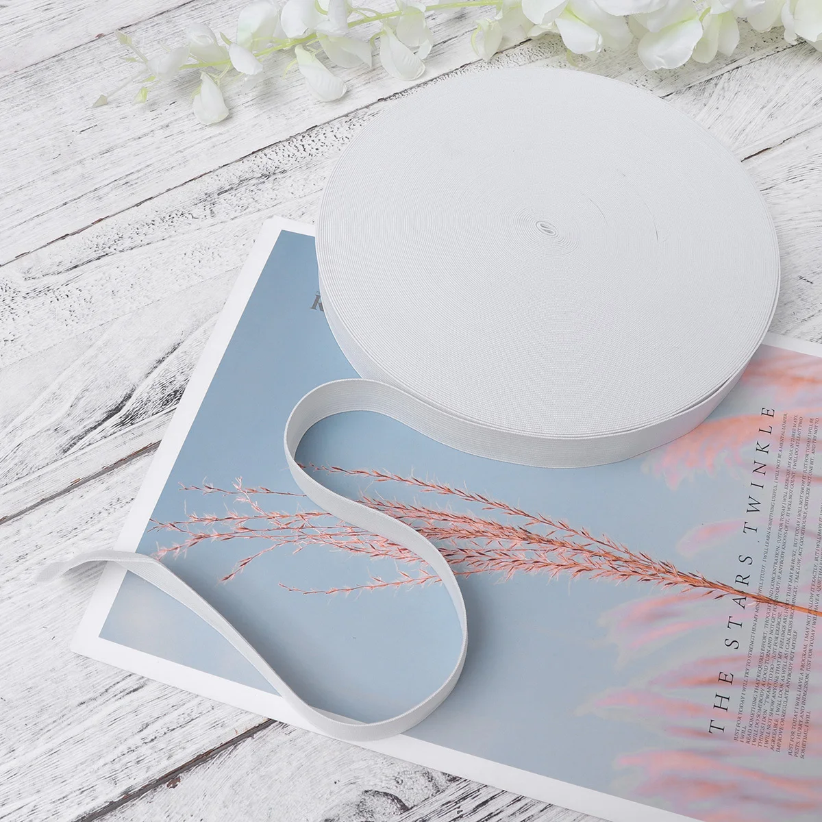 1 Roll 4000Cmx2.5Cm White Flat Thin Elastic Band Stretchy Sewing Webbing For Wigs Underwear Sportswear Diy Projects Clothing
1 Roll 4000Cmx2.5Cm White Flat Thin Elastic Band Stretchy Sewing Webbing For Wigs Underwear Sportswear Diy Projects Clothing