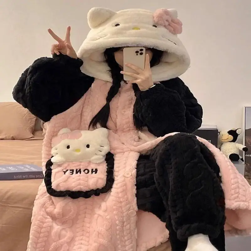 Комплект зимней пижамы и халата Sanrio Hello Kitty из мягкого кораллового флиса, утепленный, для женщин, уютная домашняя одежда на зиму, милый мультяшный дизайн
Комплект зимней пижамы и халата Sanrio Hello Kitty из мягкого кораллового флиса, утепленный, для женщин, уютная домашняя одежда на зиму, милый мультяшный дизайн