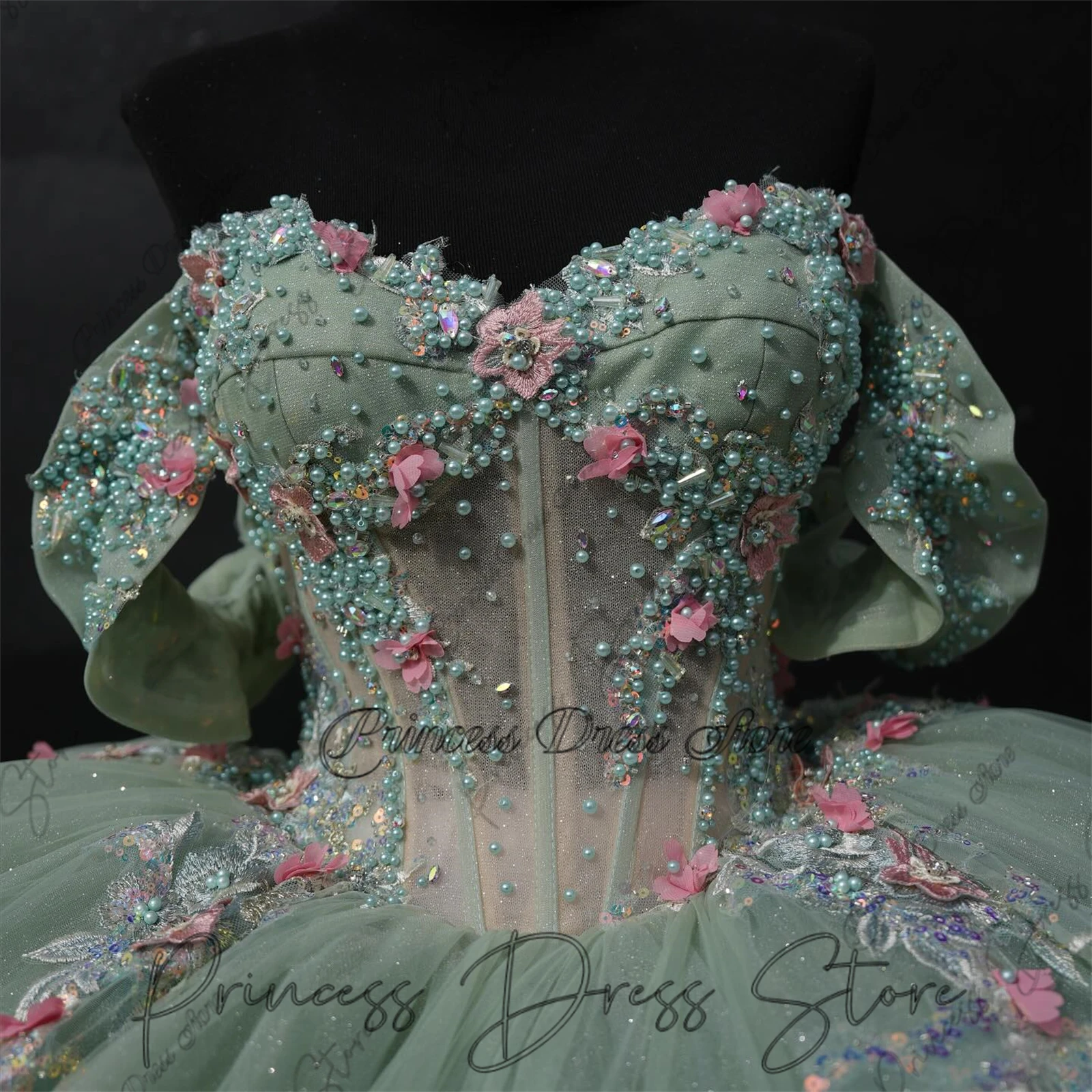 Elegant Mexico Lace Appliques Quinceanera Dresses Ball Gown 2026 Sweet 16 Dress Customized vestidos de 15 quinceañera
Elegant Mexico Lace Appliques Quinceanera Dresses Ball Gown 2026 Sweet 16 Dress Customized vestidos de 15 quinceañera