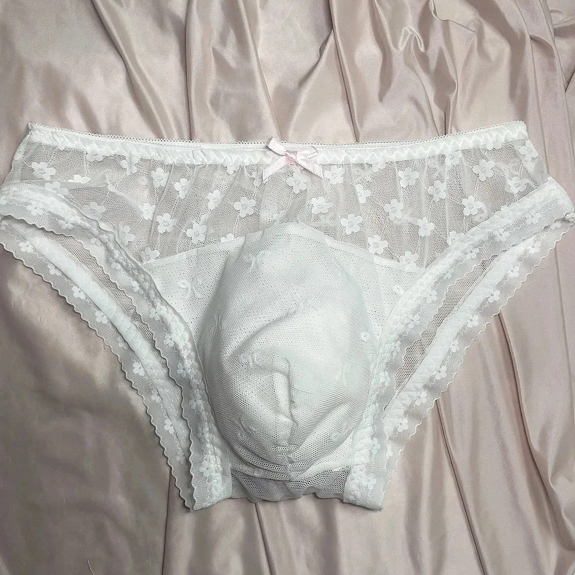 Handmake Man's Lace Flower Embroid Brief Panty Live Show Dance DJ Club Bar Costume Private LGBQT BF
Handmake Man's Lace Flower Embroid Brief Panty Live Show Dance DJ Club Bar Costume Private LGBQT BF